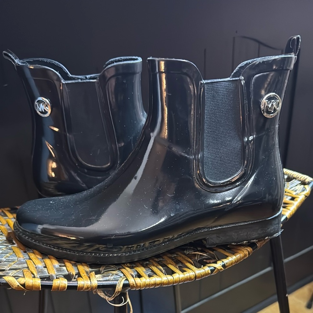 Micheal Kors Rainboot Black Womens Sz 9